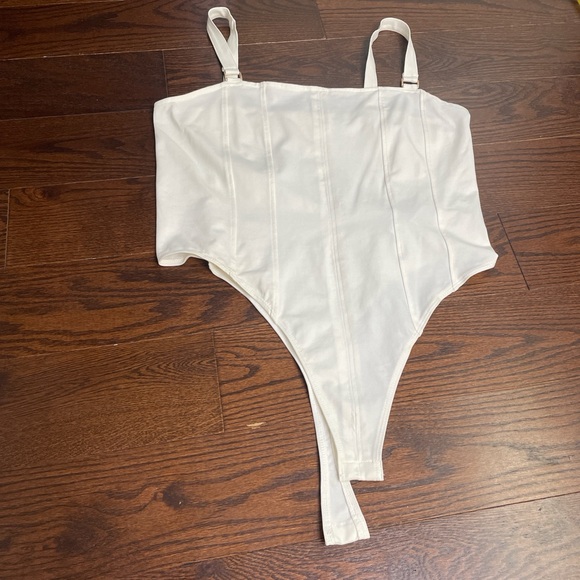 Girl's Large H&M White Strappy Bodysuit with Golden Buckle Details 🤍✨ - Picture 5 of 8